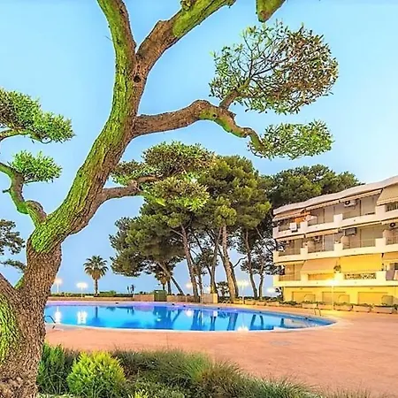 Sun Beach Internacional * كامبريلس